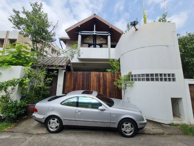 บ้านเดี่ยว 2 ชั้น  สี่แยกท่าดินแดง คลองสาน