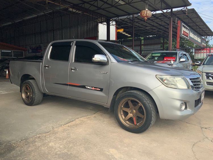 Toyota Hilux Vigo Champ 2015 Double Cab 2.5 J Pickup ดีเซล เกียร์ธรรมดา เทา รูปที่ 2