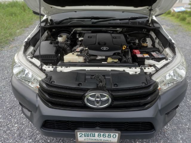 รถ Toyota Hilux Revo 2.4 J Plus สี ขาว