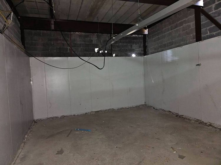 Sale Land 204 sq.wah so bigger plot land with old house near Central Latphrao ขายที่ดินพร้อมบ้านครึ่งไร่ ใกล้ห้างเซ็นทรัลลาดพร้าว รูปที่ 2