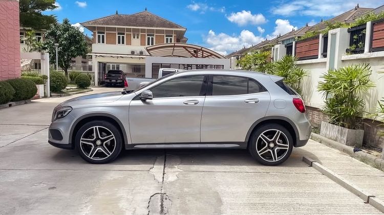 Mercedes-Benz GLA-Class 2016 GLA250 Sedan ดีเซล เกียร์อัตโนมัติ บรอนซ์เงิน รูปที่ 2