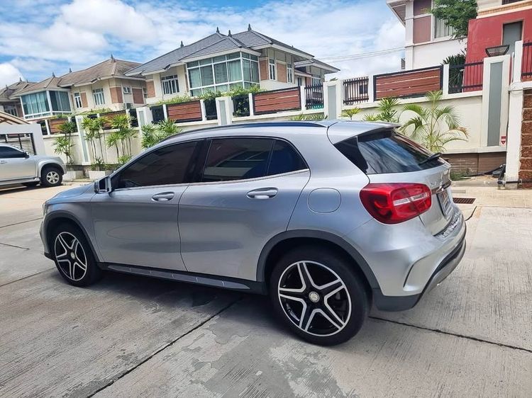 Mercedes-Benz GLA-Class 2016 GLA250 Sedan ดีเซล เกียร์อัตโนมัติ บรอนซ์เงิน รูปที่ 4