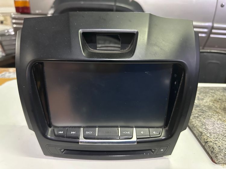 ขอติดรถยนต์Isuzu Vcross สถาพรวยพร้อมใช้งานทันที