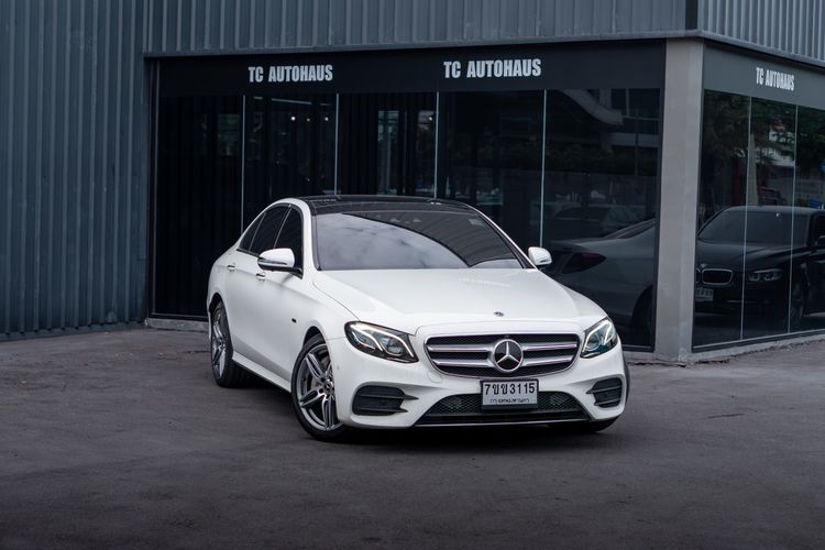 Mercedes-Benz E-Class 2020 E300e Sedan ปลั๊กอินไฮบริด (PHEV) ไม่ติดแก๊ส เกียร์อัตโนมัติ ขาว รูปที่ 2