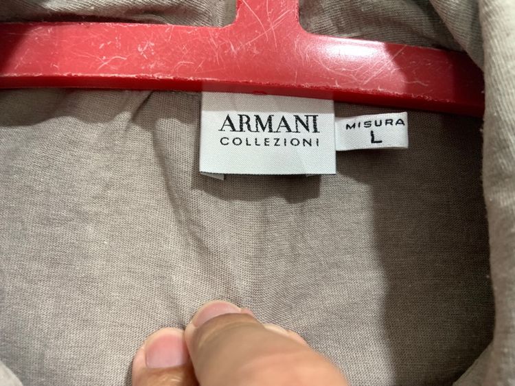 เสื้อเชิ๊ตแขนยาว ARMANI แท้ 💯 size L ขนาด อก 21.5 ยาว 28 นิ้ว สภาพดีมาก ทรงสวย ดีเทลรายละเอียดดี เนื้อผ้าดีมาก หายากน่าสะสมครับ รูปที่ 2