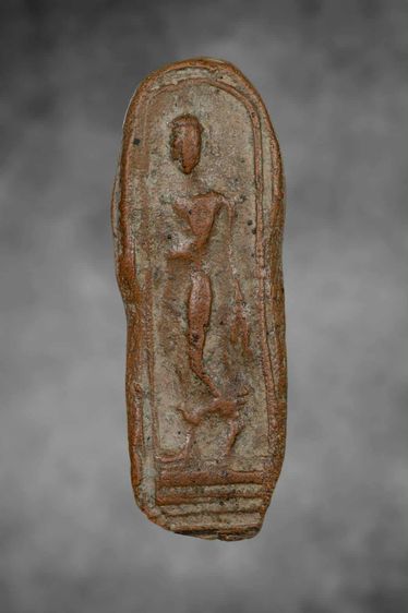 พระลีลาเนื้อดิน