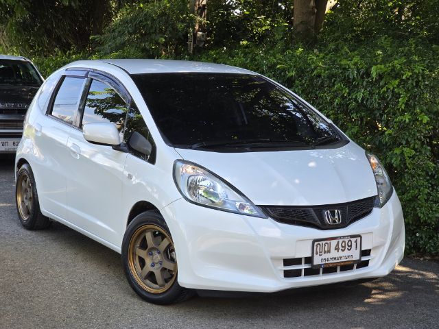 Honda Jazz 2011 1.5 V Plus i-VTEC Sedan เบนซิน ไม่ติดแก๊ส เกียร์อัตโนมัติ ขาว รูปที่ 4