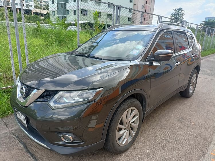 Nissan X-Trail 2015 2.5 V 4WD Utility-car เบนซิน เกียร์อัตโนมัติ เขียว รูปที่ 2