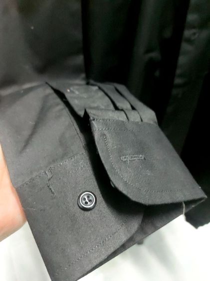 เสื้อเชิ้ตสีดำล้วน size XL มือสองเคยใส่ 1 ครั้งสำหรับชายหญิง รูปที่ 2