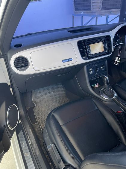 Volkswagen Beetle 2012 1.2 TSi Sedan เบนซิน ไม่ติดแก๊ส เกียร์อัตโนมัติ ขาว รูปที่ 2