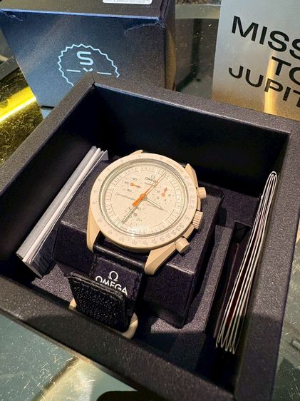 นาฬิกา Swatch x Omega Bioceramic Moonswatch Mission to Jupiter (มือสอง) รูปที่ 2