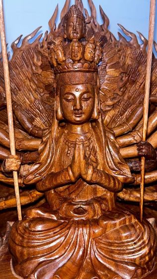 เจ้าแม่กวนอิมพันมือ เนื้อไม้หอมนำเข้ามานานเก๋บสะสมไว้พร้อมส่งต่อ รูปที่ 4