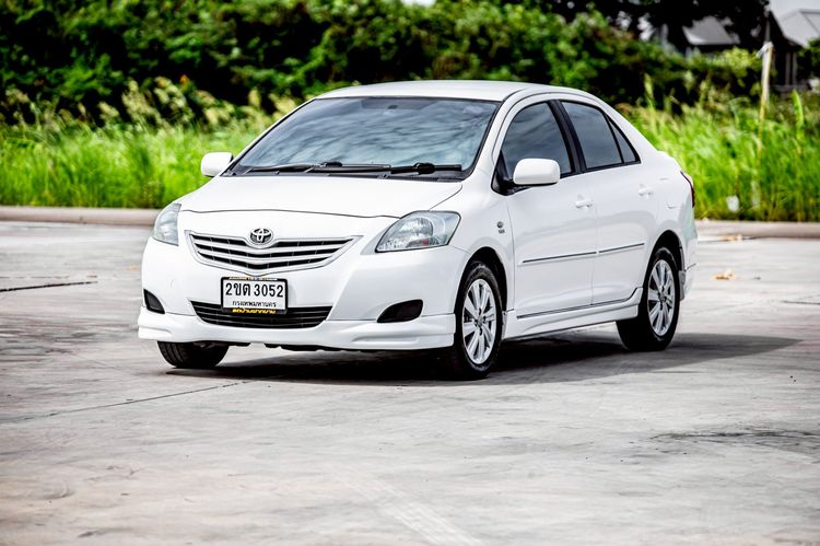 รถ Toyota Vios 1.5 E สี ขาว