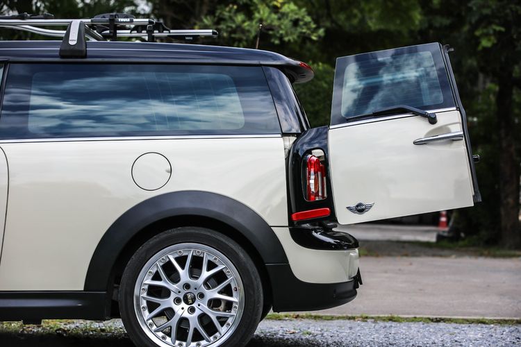 Mini CLUBMAN 2010 1.6 Sedan เบนซิน ไม่ติดแก๊ส เกียร์อัตโนมัติ ครีม รูปที่ 3