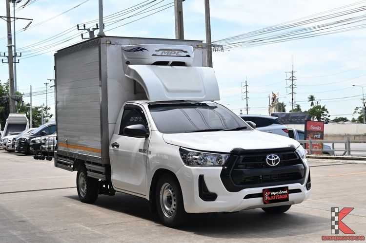 Toyota Hilux Revo 2023 2.4 Entry Pickup ดีเซล ไม่ติดแก๊ส เกียร์ธรรมดา ขาว