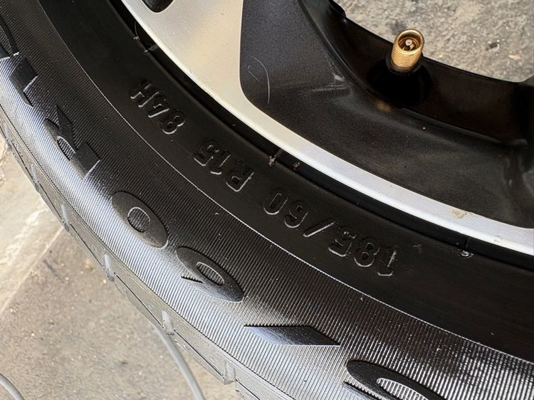 ล้อแม็กขอบ15 HONDA CITY มีรอยตามการใช้งาน พร้อมยางPIRELLI185-60-15 ปี20 รูปที่ 10