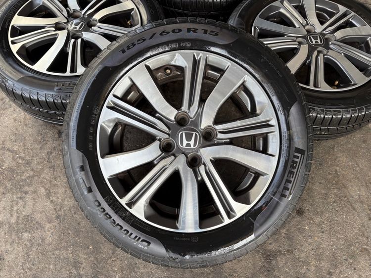 ล้อแม็กขอบ15 HONDA CITY มีรอยตามการใช้งาน พร้อมยางPIRELLI185-60-15 ปี20 รูปที่ 2