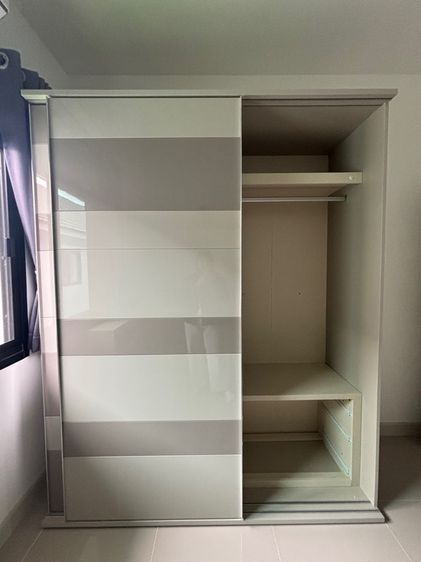 ตู้เสื้อผ้า รูปที่ 2