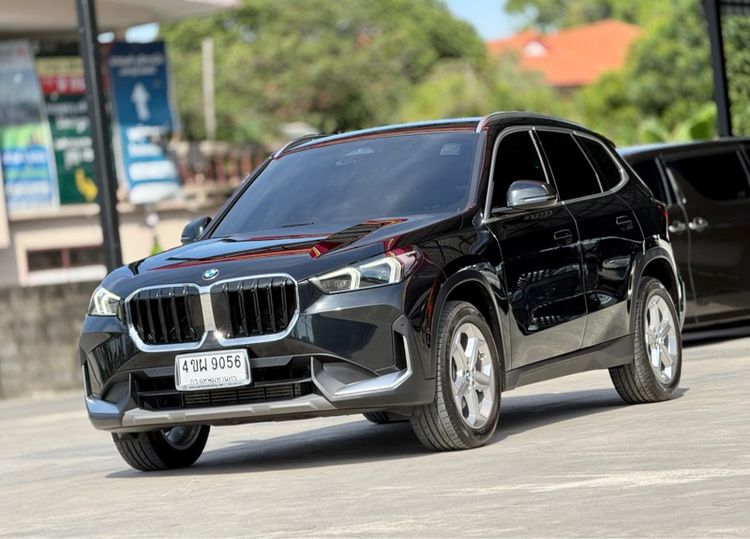 BMW X1 2023 1.5 sDrive18i Iconic Utility-car เบนซิน ไม่ติดแก๊ส เกียร์อัตโนมัติ ดำ รูปที่ 2