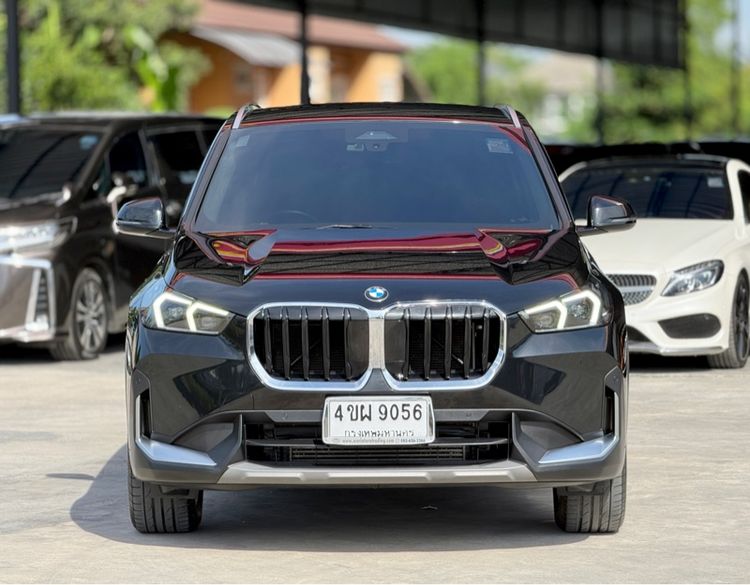 BMW X1 2023 1.5 sDrive18i Iconic Utility-car เบนซิน ไม่ติดแก๊ส เกียร์อัตโนมัติ ดำ รูปที่ 3