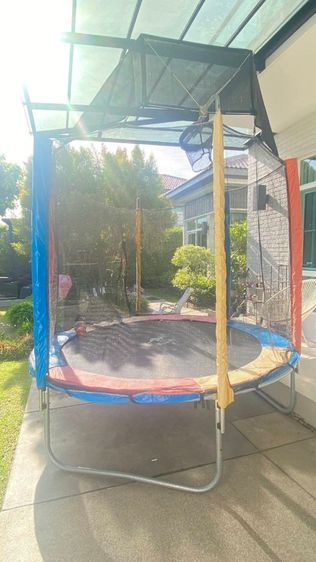 แทรมโพลีน