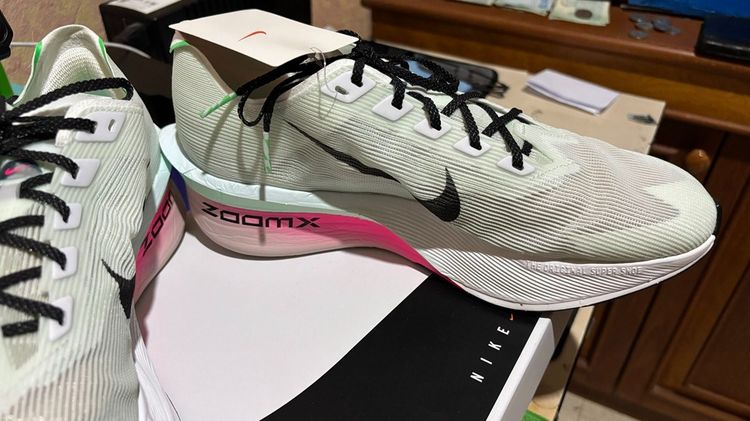 Nike Vaporfly Next 4 10us 44 28cm ของใหม่ ป้ายห้อย ซื้อจากร้าน Avarin รูปที่ 6