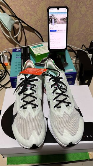 Nike Vaporfly Next 4 10us 44 28cm ของใหม่ ป้ายห้อย ซื้อจากร้าน Avarin รูปที่ 2