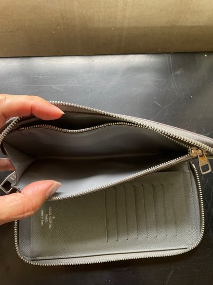 LV men wallet รูปที่ 9