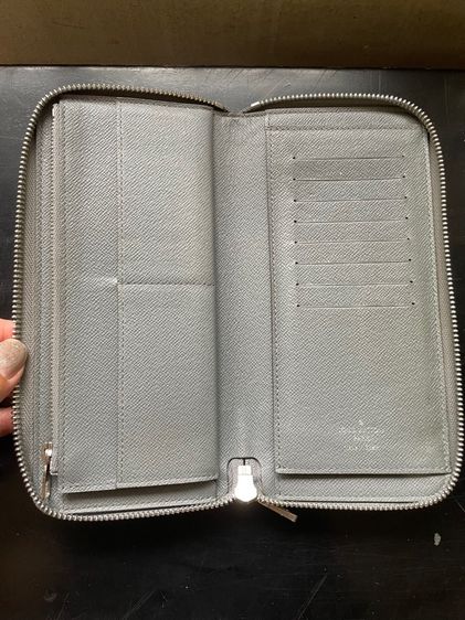 LV men wallet รูปที่ 8