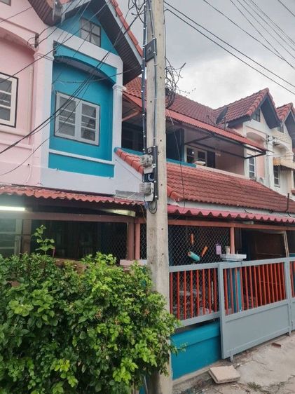 มีบางส่วน บ้านทาวน์เฮ้าส์ 2 ชั้น ทำเลดี รูปที่ 2