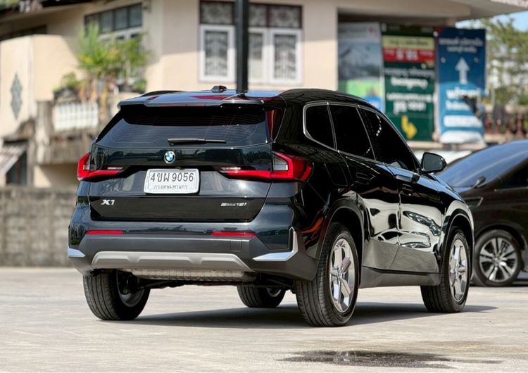BMW X1 2023 1.5 sDrive18i xLine Utility-car เบนซิน ไม่ติดแก๊ส เกียร์อัตโนมัติ ดำ รูปที่ 4