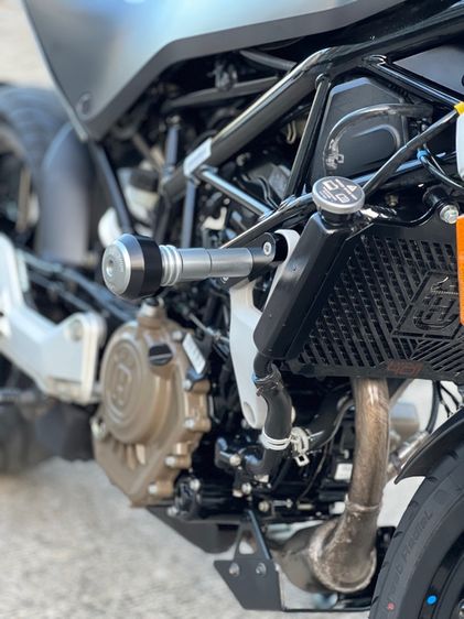 Husqvarna Svartpilen200 สวยจัด 800km รูปที่ 12