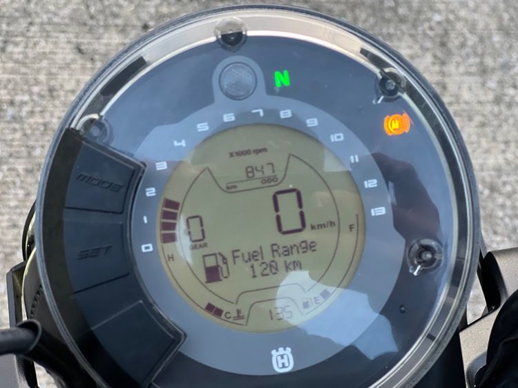 Husqvarna Svartpilen200 สวยจัด 800km รูปที่ 11