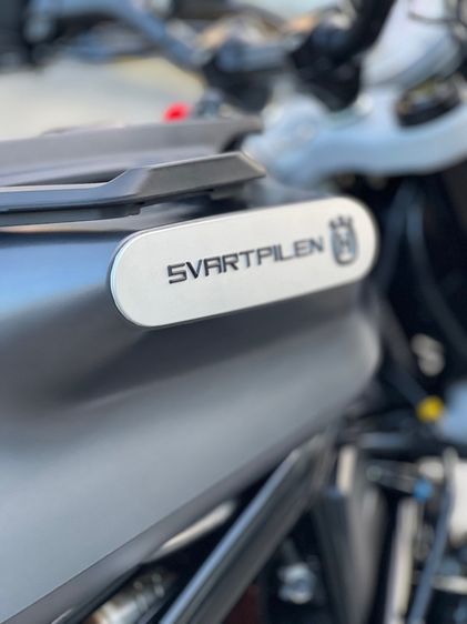 Husqvarna Svartpilen200 สวยจัด 800km รูปที่ 7