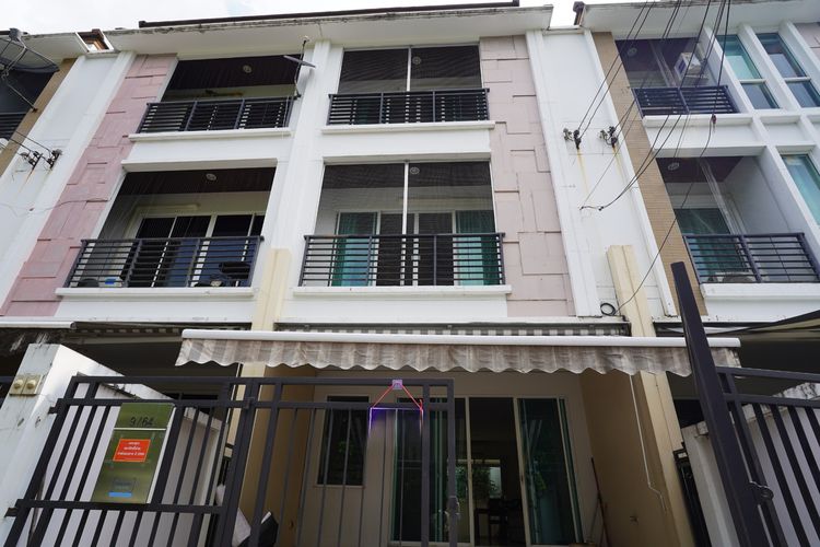 AP (Thailand) ตกแต่งครบ 2016 ให้เช่าทาวน์โฮม “กลางเมือง ศรีนครินทร์ S-Sense” ซอยศรีนครินทร์ 46-1 ตรงข้ามพาราไดซ์พาร์ค รถไฟฟ้าสายสีเหลือง รูปที่ 3