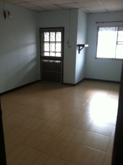 สร้างเสร็จก่อน 2010 ขายทาวน์เฮ้าส์ 2 ชั้น หมู่บ้านนฐดา ถ.รังสิต-นครนายก ซ.รังสิต-นครนายก 62 รูปที่ 3