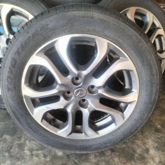 ยางพร้อมแม็กสภาพดีไม่บวมไม่ปะ เดิมติดรถขนาด18560R16 รูปที่ 5