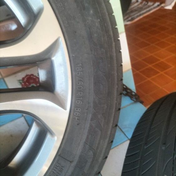 ยางพร้อมแม็กสภาพดีไม่บวมไม่ปะ เดิมติดรถขนาด18560R16 รูปที่ 9