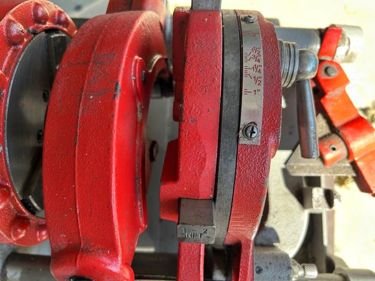 เครื่องต๊าปเกลียว 1-2" รูปที่ 3