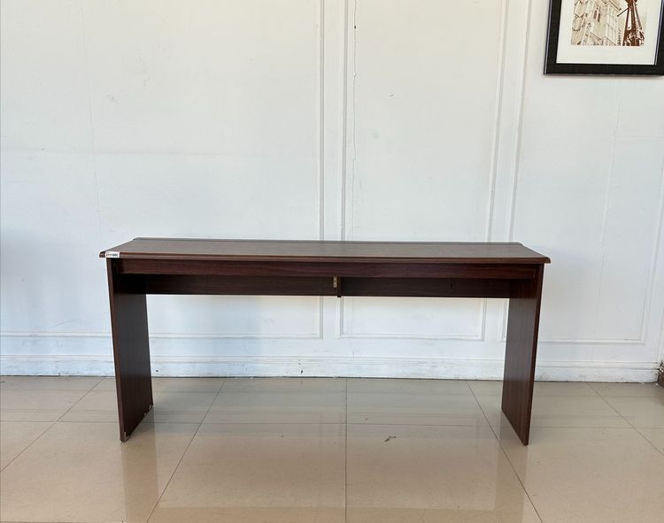 โต๊ะทำงาน ท็อปและโครงขาไม้ MDF ปิดผิวลายไม้สีน้ำตาล