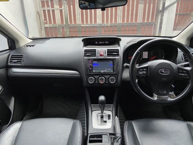 Subaru XV 2015 2.0 XV 4WD Utility-car เบนซิน ไม่ติดแก๊ส เกียร์อัตโนมัติ ดำ รูปที่ 4