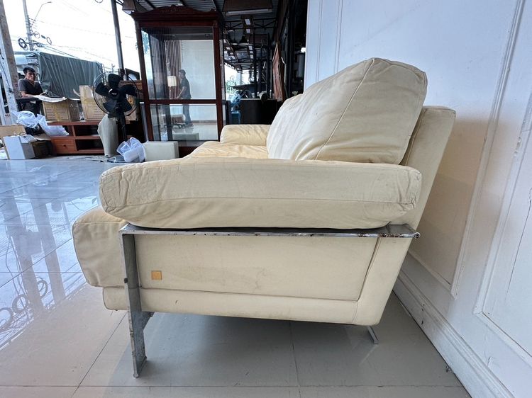 โซฟา 3 ที่นั่ง เบาะหนังแท้ผิวสัมผัส โครงขาเหล็กชุปโครมเมียม  รูปที่ 4