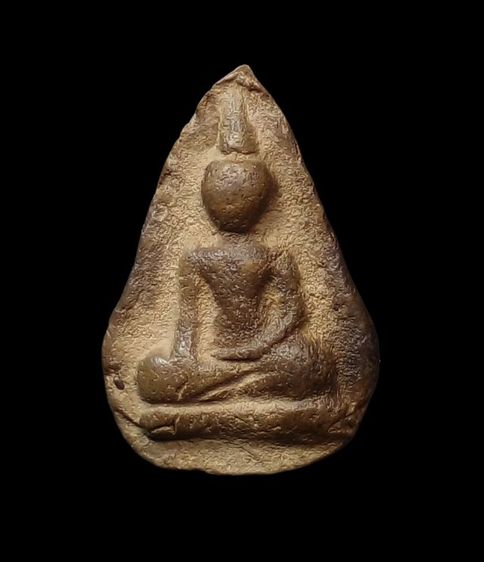 พระนางกำแพงกลีบบัว