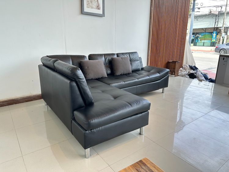 โซฟาเข้ามุม เบาะหนัง PU สีดำดึงดุม โครงไม้ MDF ขาเหล็ก  รูปที่ 2