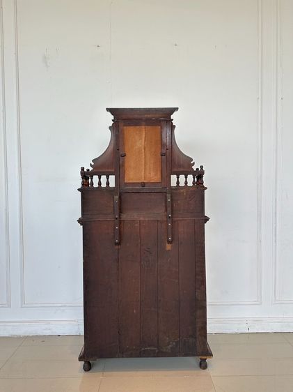 ตู้กระจกไม้สักโบราณ 2 บานเปิด 6 ลิ้นชัก มือจับเหล็ก  รูปที่ 8