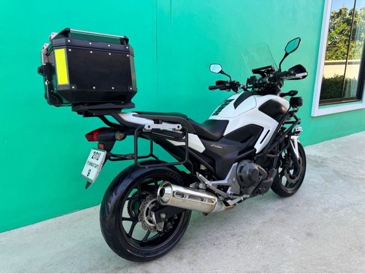 Honda Nc750 สีขาว ปี14จด16 วิ่ง20,000โล รถมือเดียว เกียร์DCT รูปที่ 3