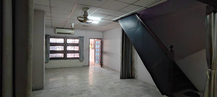 อื่นๆ มีบางส่วน สร้างเสร็จก่อน 2010 ขายด่วนทาวน์เฮ้าส์ ใกล้กับลาดพร้าว 101, เดอะมอลบางกะปิ ลดเหลือ 2.9 ล้านบาท พร้อมโอน(ไม่ผ่านนายหน้า) รูปที่ 4