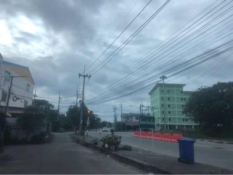 มีบางส่วน ขายทาวเฮ้าส์ 3 ชั้น  16 ตรว. ติดถนนใหญ่ แหลมฉบัง หมู่บ้านโนเบิลคลาสสิค รูปที่ 2