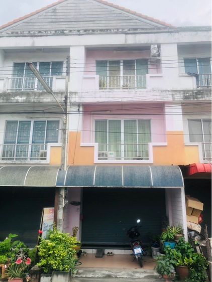 มีบางส่วน ขายทาวเฮ้าส์ 3 ชั้น  16 ตรว. ติดถนนใหญ่ แหลมฉบัง หมู่บ้านโนเบิลคลาสสิค รูปที่ 3