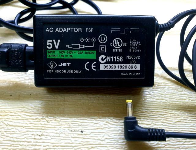อแดบเตอร์ Sony 5v 2a หัวหัวเหลืองมาตรฐาน ของแท้ ใช้งานกับเครื่องเล่นและอุปกรณ์ได้หลากหลาย